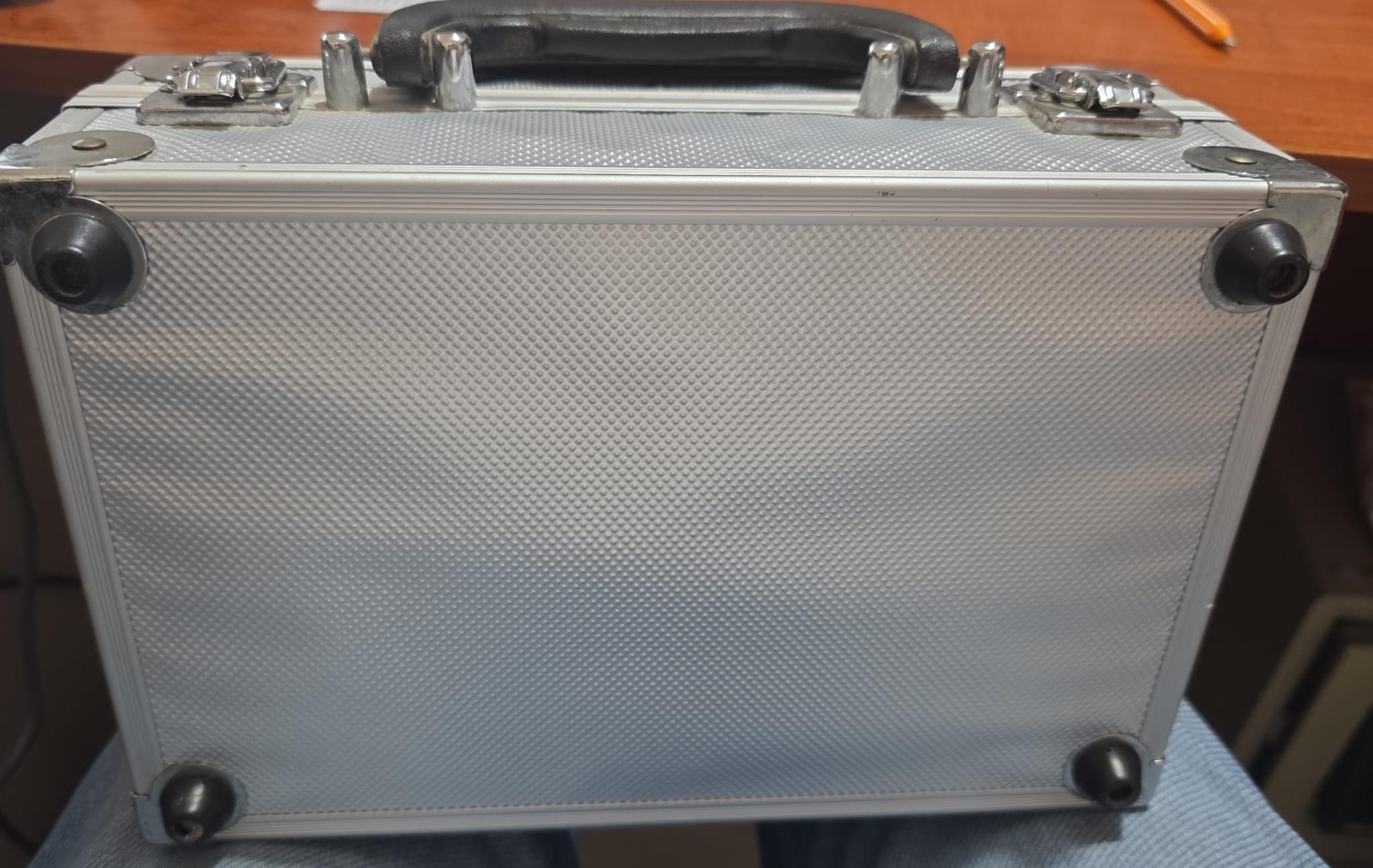 METAL AKSESUAR ÇANTASI