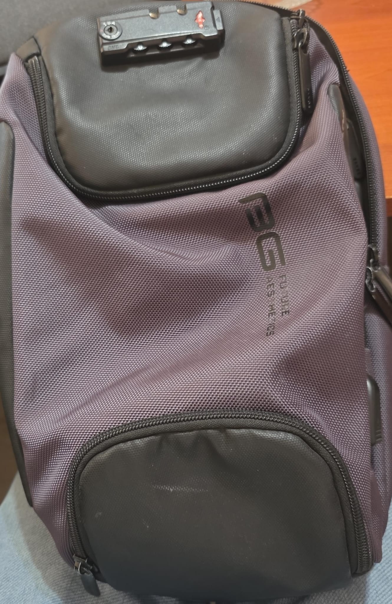 BG FUTURE AESTHETICS ŞİFRELİ ÇAPRAZ OMUZ ÇANTASI